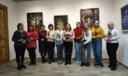 Між традицією та фантазією: у Ніжині до Дня української жінки провели майстер-клас зі створення штучних квітів