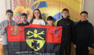 Прапор мужності й віри: у Ніжинській гімназії №11 отримали особливий дарунок від захисників