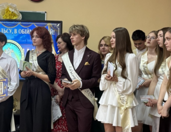 У ритмі вальсу, в обіймах мрій – незабутнє свято випускного в Ніжинському ліцеї
