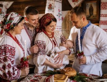 Кум і кума: народні звичаї та давня українська традиція