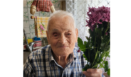 У 105 років дає гроші 72-річному синові й досі любить хліб зі смальцем
