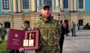 Він повз дві доби до своїх, пив воду з тухлої калюжі й вижив