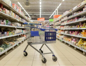 Із 108 до 233 гривень: як змінилася вартість базових продуктів в Україні