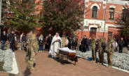 Зі сльозами та молитвою: Ніжин попрощався з Олександром Данішем